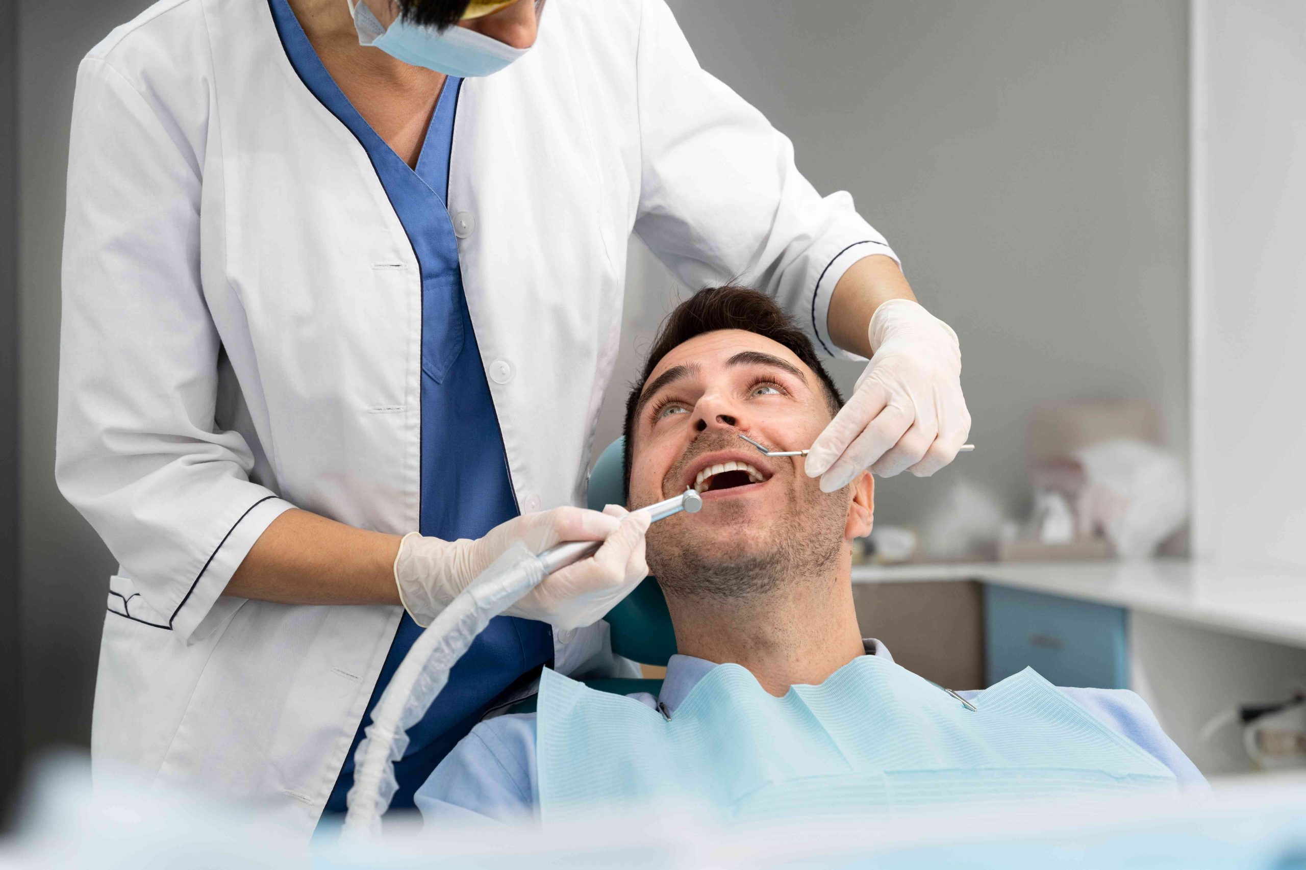 Read more about the article 5 Essential Dental Care Tips for a Healthy and Confident Smile